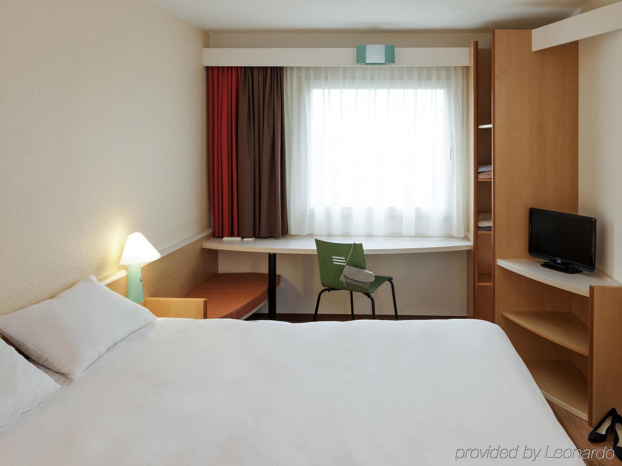 فندق Ibis Lyon L'Isle D'Abeau المظهر الخارجي الصورة